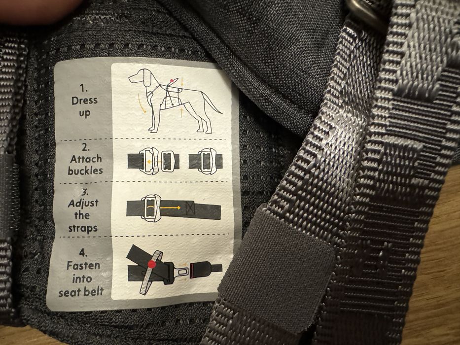 Hurtta travel harness szelki dla psa do samochodu przypinane do pasow