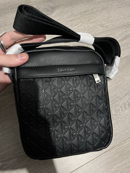 Сумка через плече Calvin Klein