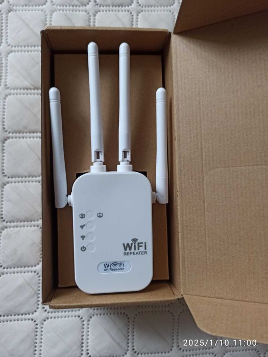 Репитер Repeater Усилитель WI-FI сигнала  НОВЫЙ