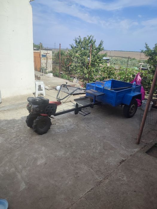 продам мотоблок 7лс та  причеп самосвал  та обладнанням
