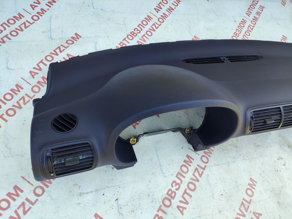 Audi A3 1996-2003 панель торпедо консоль