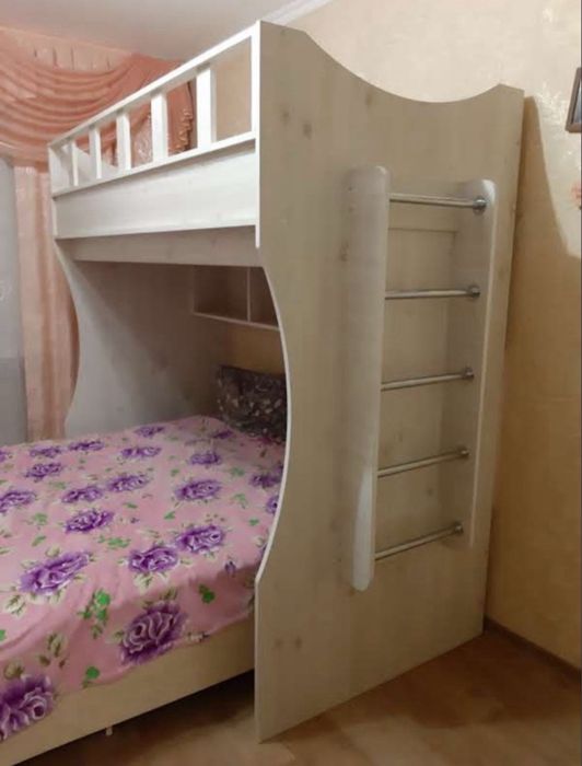 Двохярусна кровать