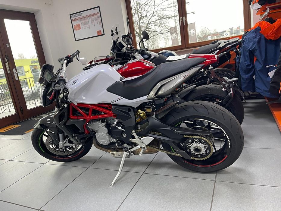 MV Agusta  Brutale 800  doinwestowany Carbon
