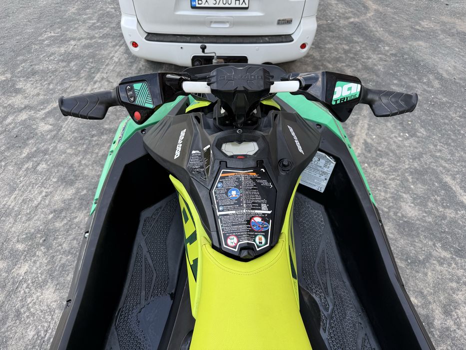 Гідроцикл BRP Spark Trixx. Офіційний