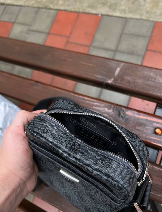 Сумки Guess Vezzola чорний колір-сірий