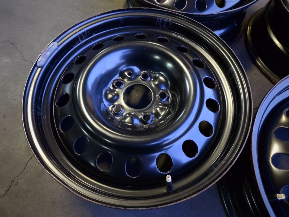 Диски залізні r17 5x114,3  6.5J et 50 dia 66.1 підходять на більшість корейських і японських авто.