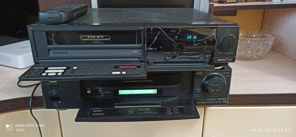 Продам два відеомагнітофони формату VHS