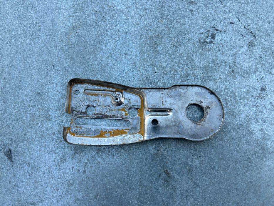 Osłona Blaszka Napinacza HUSQVARNA 50 Husqvarna 51 Husqvarna 55