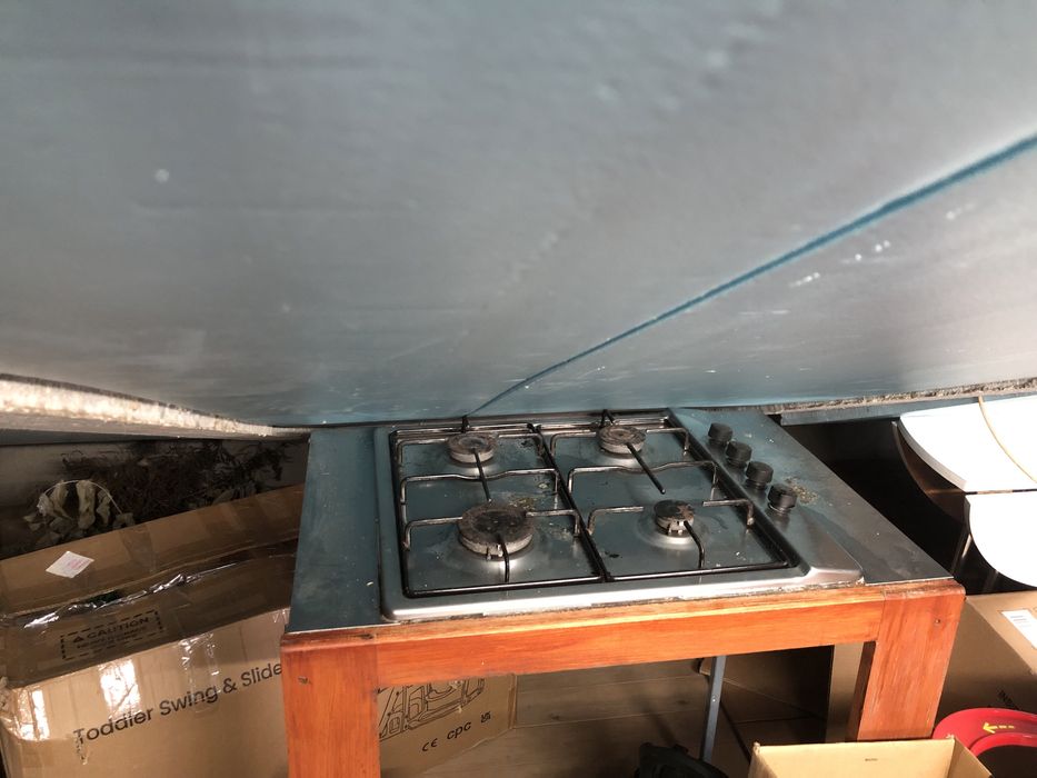 Placa a gaz com ficha para esqueiro e 4 bicos com suporte