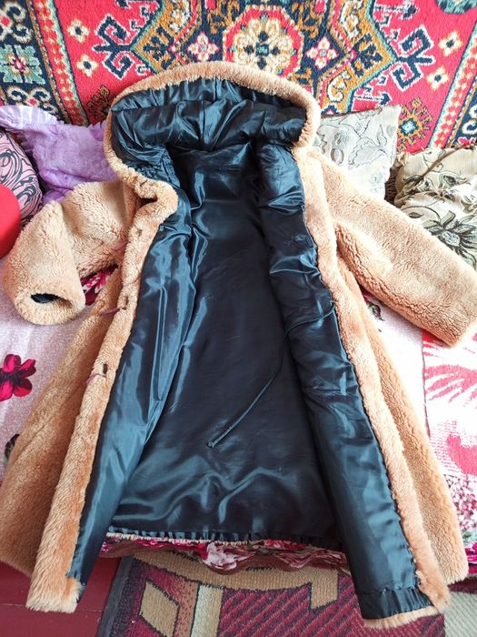 Продам цигейкову шубу