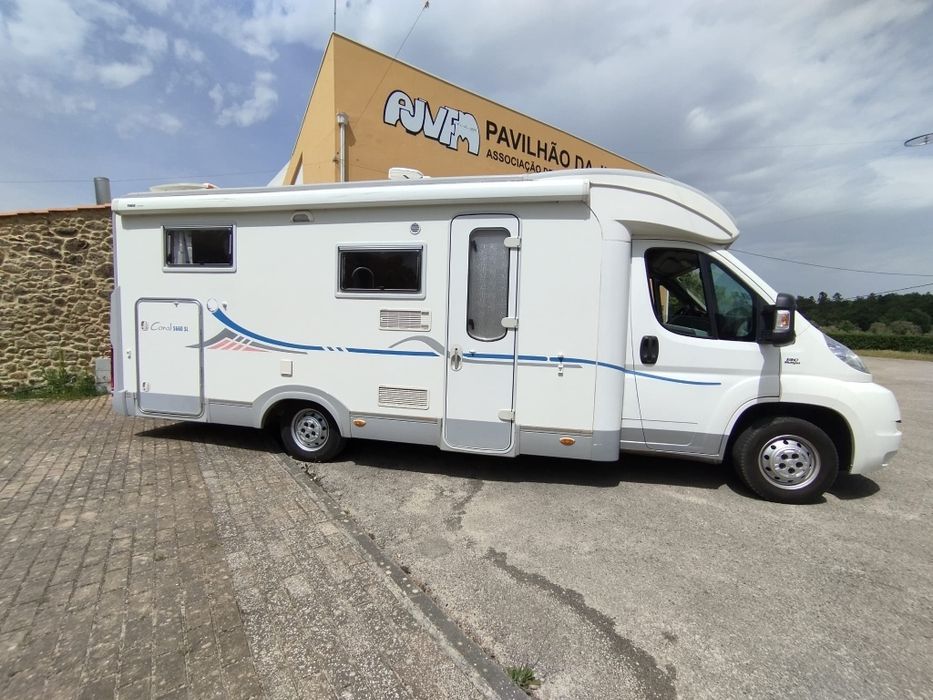 Autocaravana impecável camas gémeas