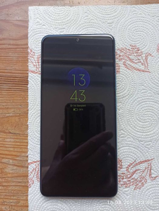 Poco f3 w pełni sprawny.