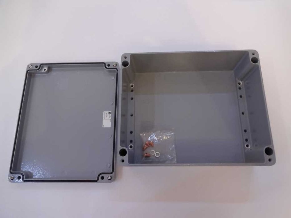 Obudowa uniwersalna Aluminium (RAL 7001) 280 x 232