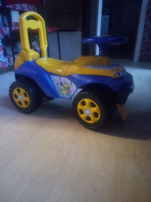 Детская музыкальная машинка новая