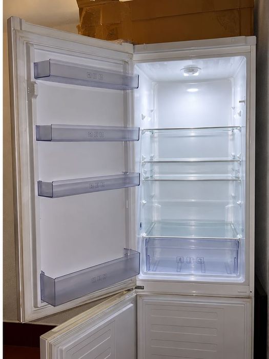Frigorífico combinado Beko com congelador