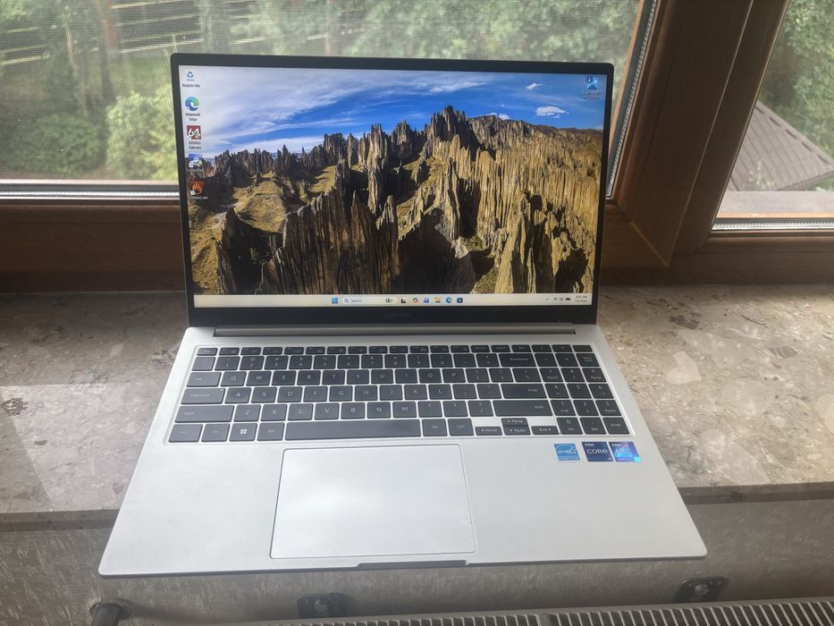 Samsung Galaxy Book 3  i7-1360p Intel Arc A350m 4gb Ram 16Gb M2 1Tb 15.6” FHD NP750XFH