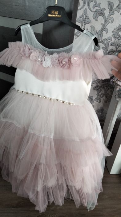 Шикарное детское платье