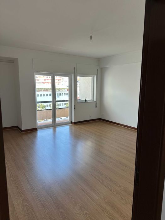 Apartamento T2 Avenida Nuno Alvares