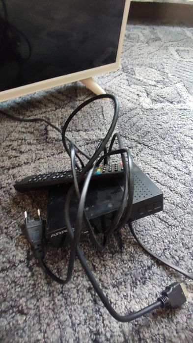Telewizor  Thomson 32 , plus dekoder DVBT 2