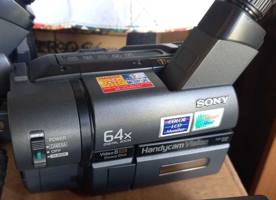 Pack 2x Câmaras Sony Handycam Vision Video 8 CCD-TRV25 NTSC (A Funcionar + Acessórios)