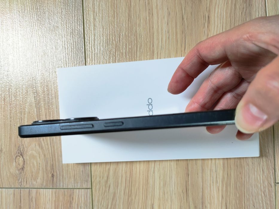 OPPO A78 128 GB czarny – bardzo dobry stan, komplet akcesoriów