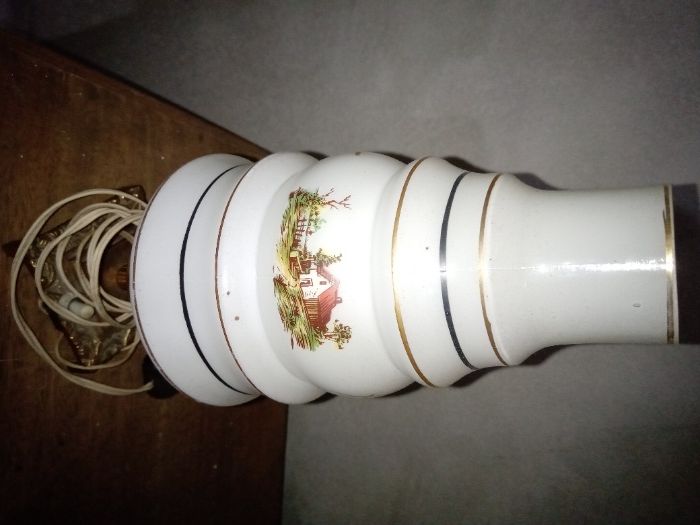 Vários Candeeiros para desocupar