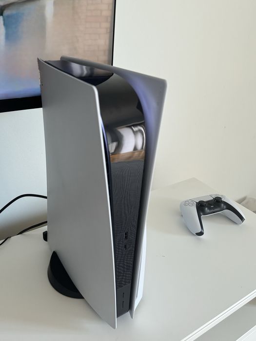 PS5 Standard 825GB c/ 1 comando