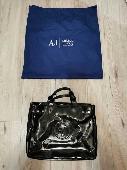 Używana czarna damska torebka do ręki Armani Jeans