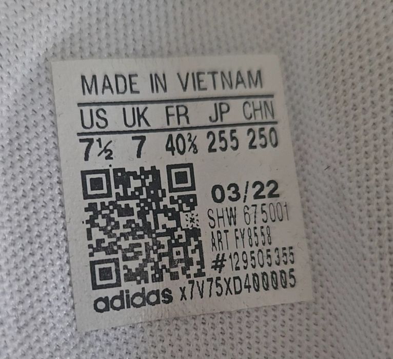 Snikersy chłopięce  Adidas 40