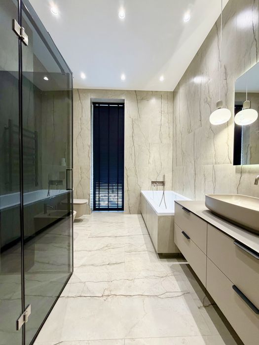 Будинок 364 м² з виходом на воду,басейн Романків Новообухівська траса