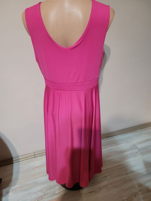 Sukienka midi w rozmiarze  44/46