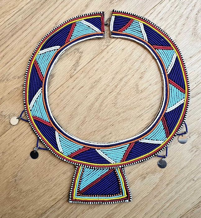 Colar gargantilha masai