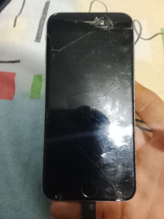 Продам айфон 6s на 32 гб