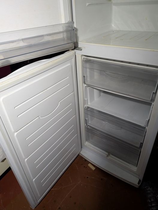 Терміново продам холодильник, атлант
