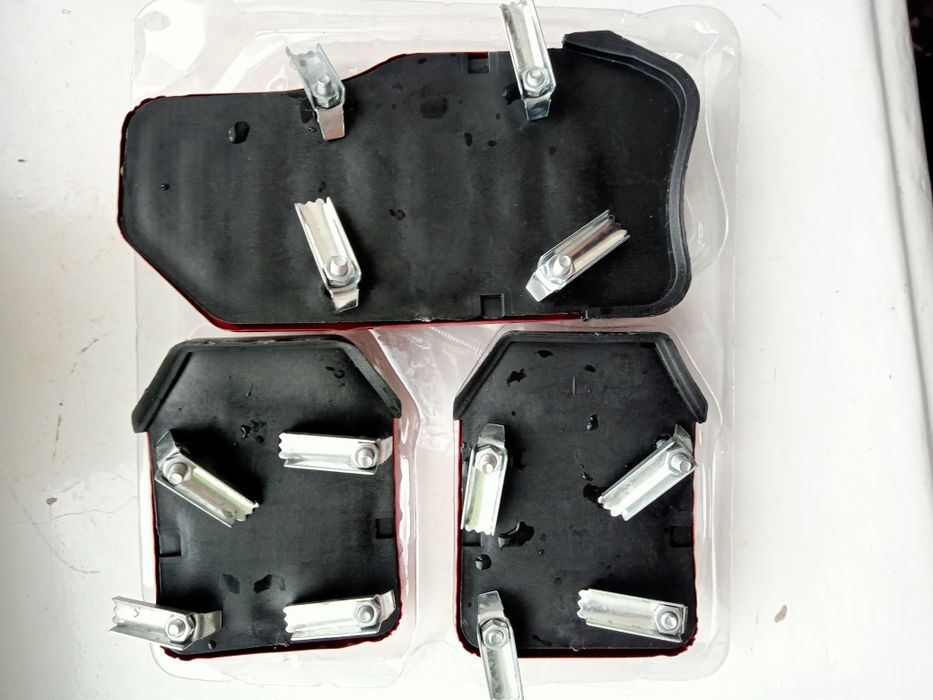 Накладки на педалі авто