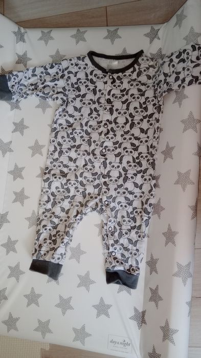 Pajacyk niemowlęcy dla chłopca 62 H&M