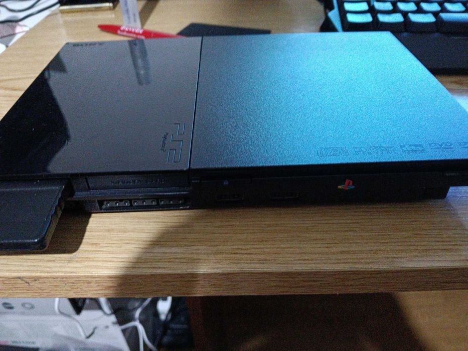 Consola Playstation2 Slim muito bom estado