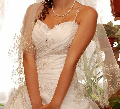 Весільня сукня з фатиновою вставкою s-m 42-46 р