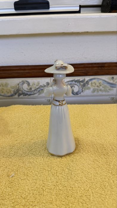 Bonecos em porcelana