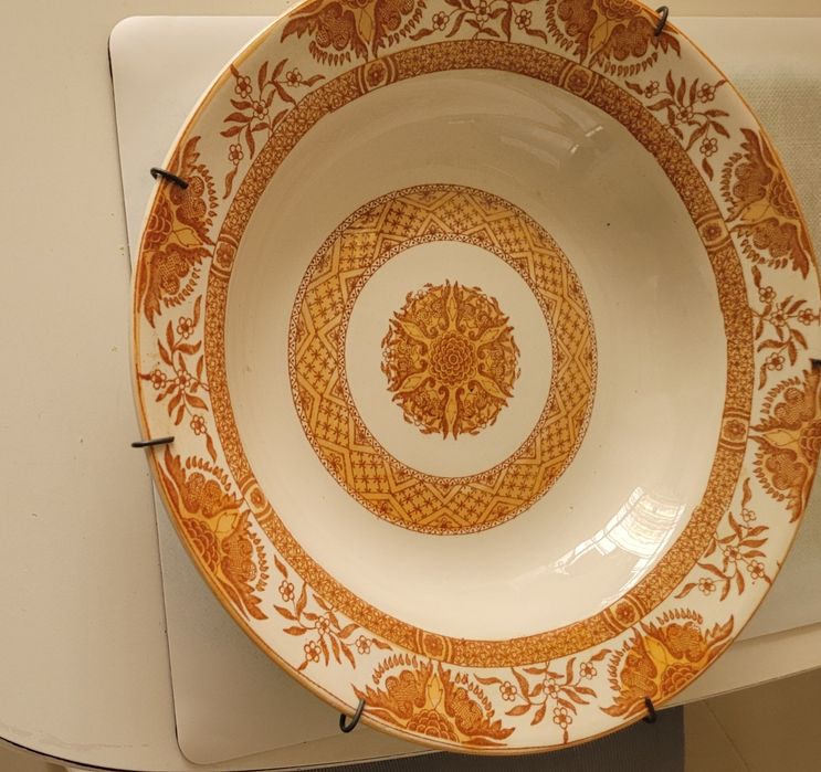 2 pratos antigos como novos da Fabrica de Loiça  de Sacavem