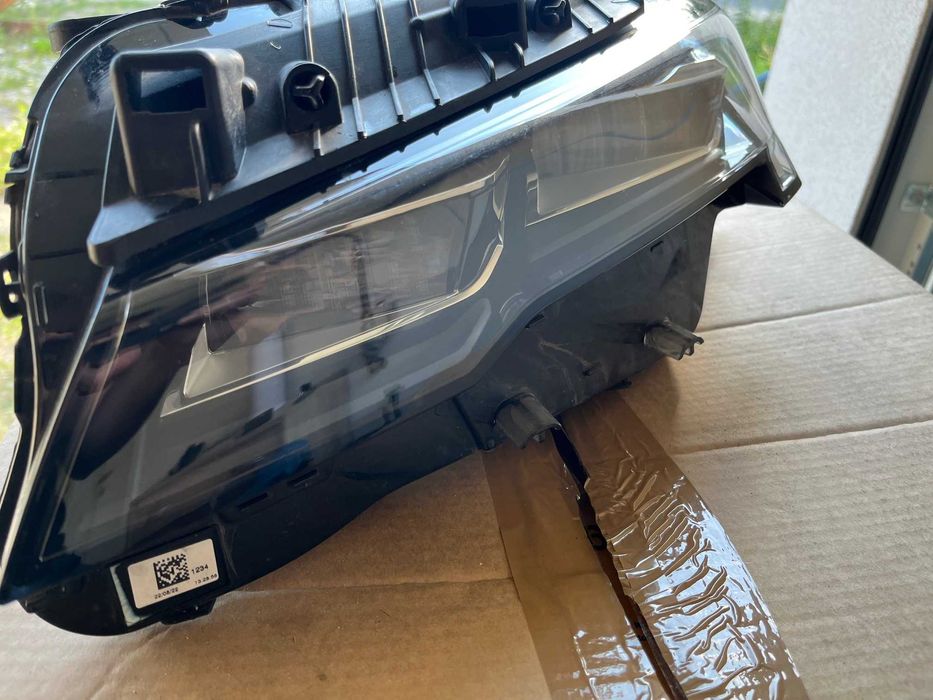 Lampa przód PEUGEOT 308 III T10 matrix full led lewa