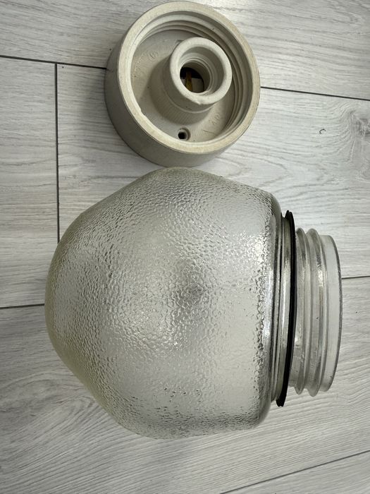 Oprawa z kloszem lampy WOS-100
