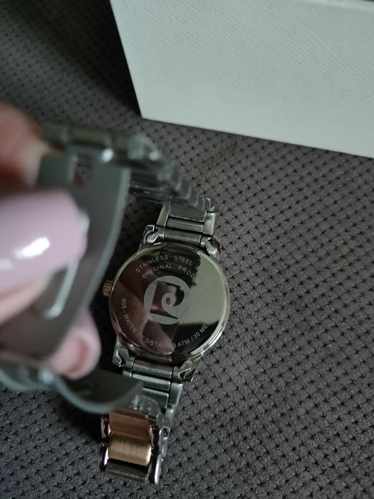 Zegarek damski z datownikiem Pierre Cardin Alfort