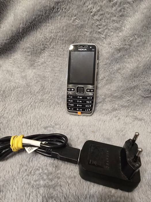 Telefon Nokia E52 Orange