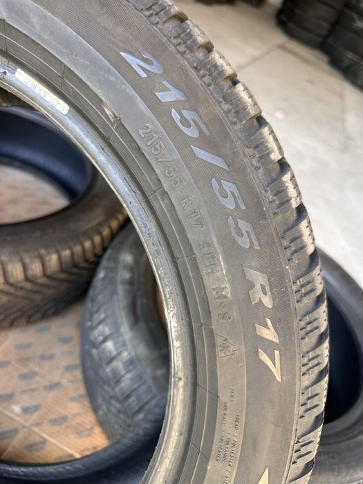 Резина зимная.     Pirelli.    215.55.17.   Romania