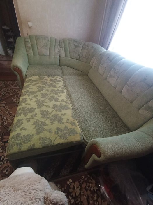 Продам диван уголок