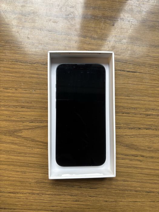 Iphone 13: bateria em excelente estado, capa e carregadores incluídos