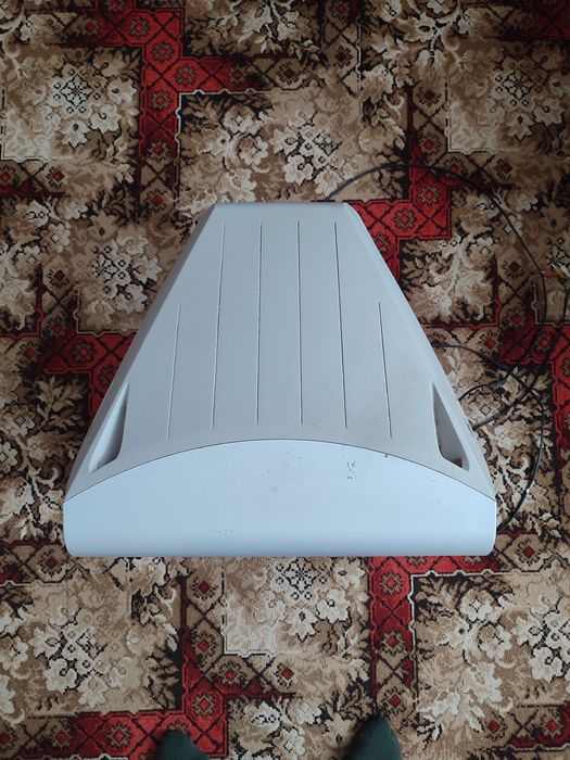 Телевізор SONI цвета і зображення показує шикарно