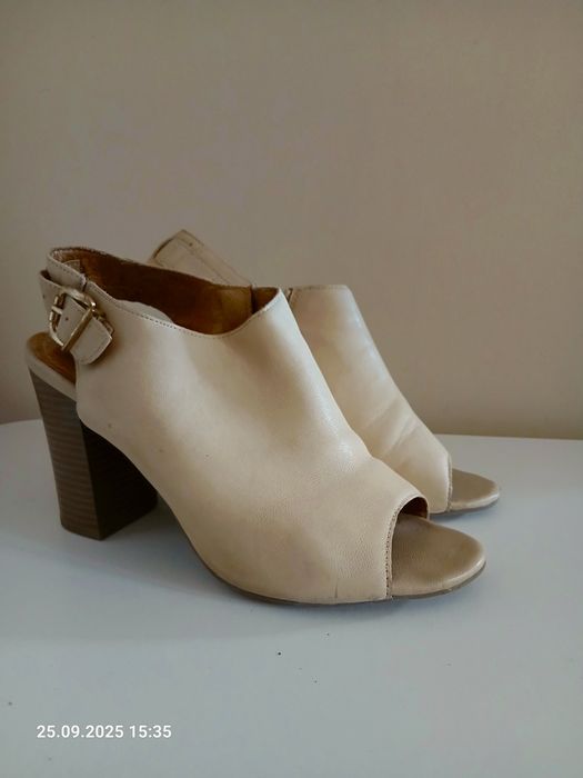 Sandały na słupku rozmiar 40