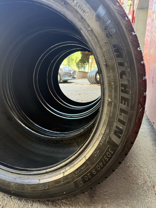 Разноширокие зимние колеса 275/45/20-305/40/20 Michelin X-Ice Snow SUV